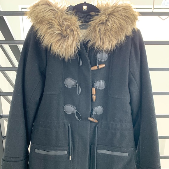 Abercrombie & Fitch Jackets & Blazers - Abercrombie faux fur jacket Abercrombie & Fitch Jackets & Blazers - Abercrombie faux fur jacket